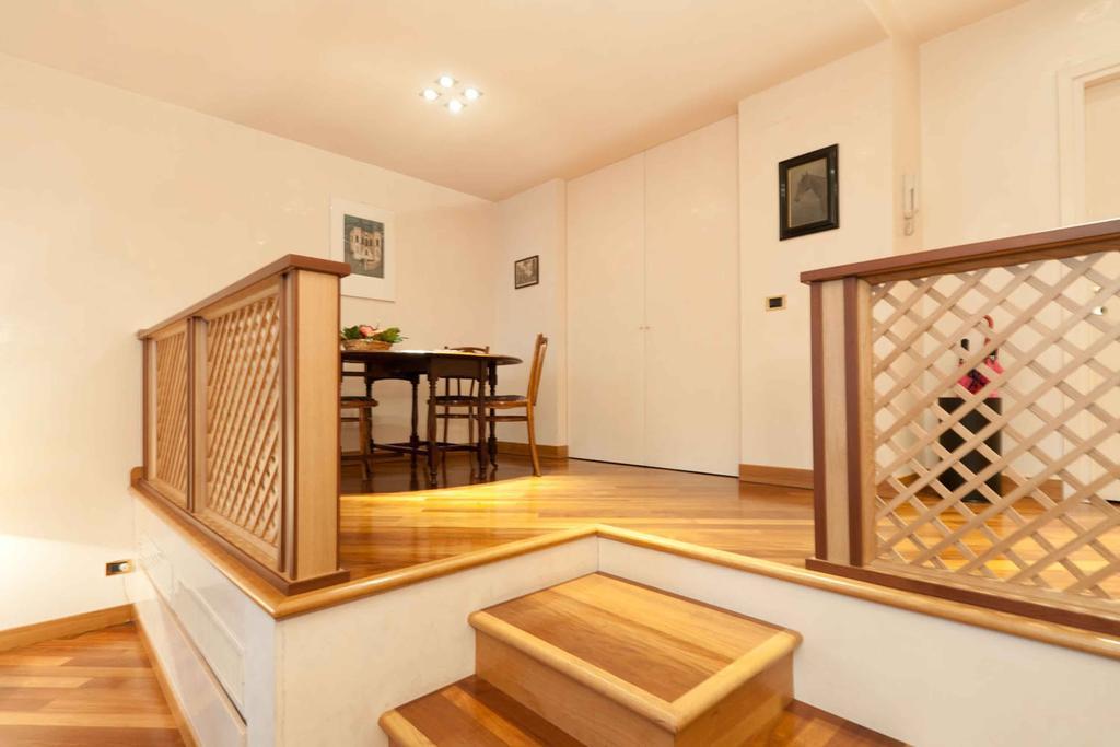 Very Central Apartment In Historical 1600 Palace With Lift A Few Min Walk From San Marco Square Венеция Номер фото