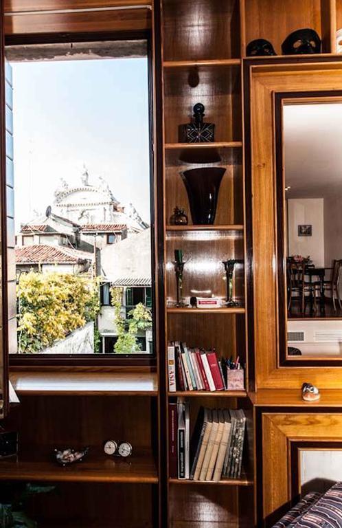 Very Central Apartment In Historical 1600 Palace With Lift A Few Min Walk From San Marco Square Венеция Номер фото