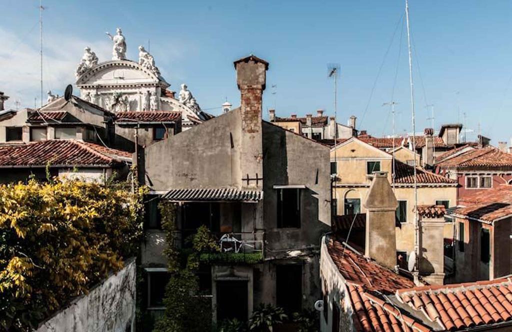 Very Central Apartment In Historical 1600 Palace With Lift A Few Min Walk From San Marco Square Венеция Номер фото