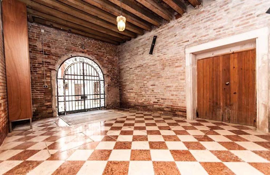 Very Central Apartment In Historical 1600 Palace With Lift A Few Min Walk From San Marco Square Венеция Экстерьер фото