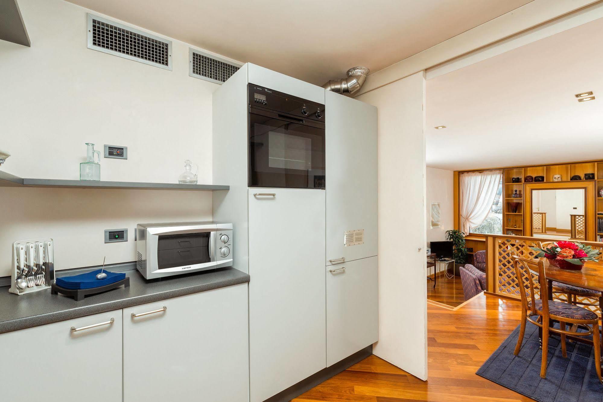 Very Central Apartment In Historical 1600 Palace With Lift A Few Min Walk From San Marco Square Венеция Экстерьер фото