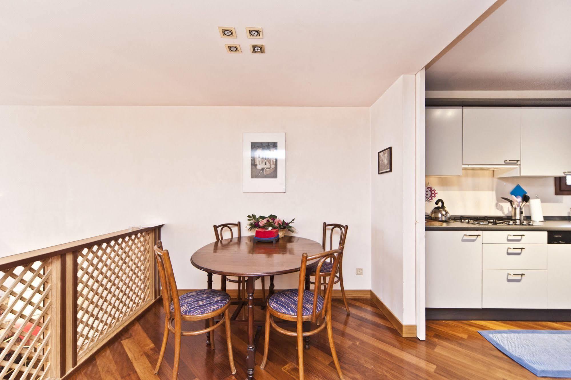 Very Central Apartment In Historical 1600 Palace With Lift A Few Min Walk From San Marco Square Венеция Экстерьер фото