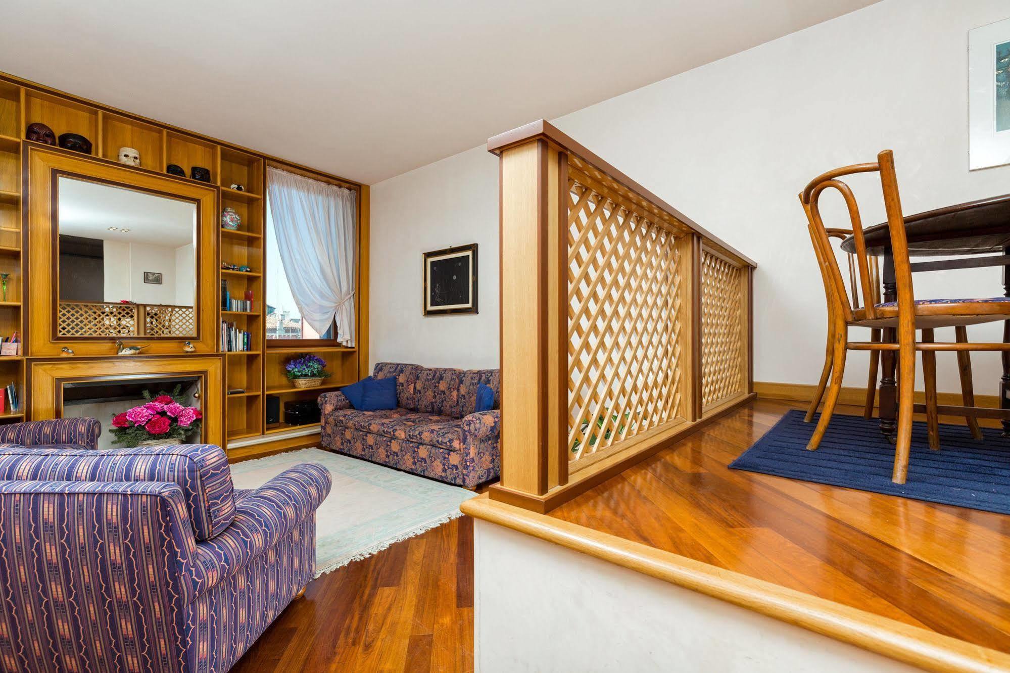 Very Central Apartment In Historical 1600 Palace With Lift A Few Min Walk From San Marco Square Венеция Экстерьер фото