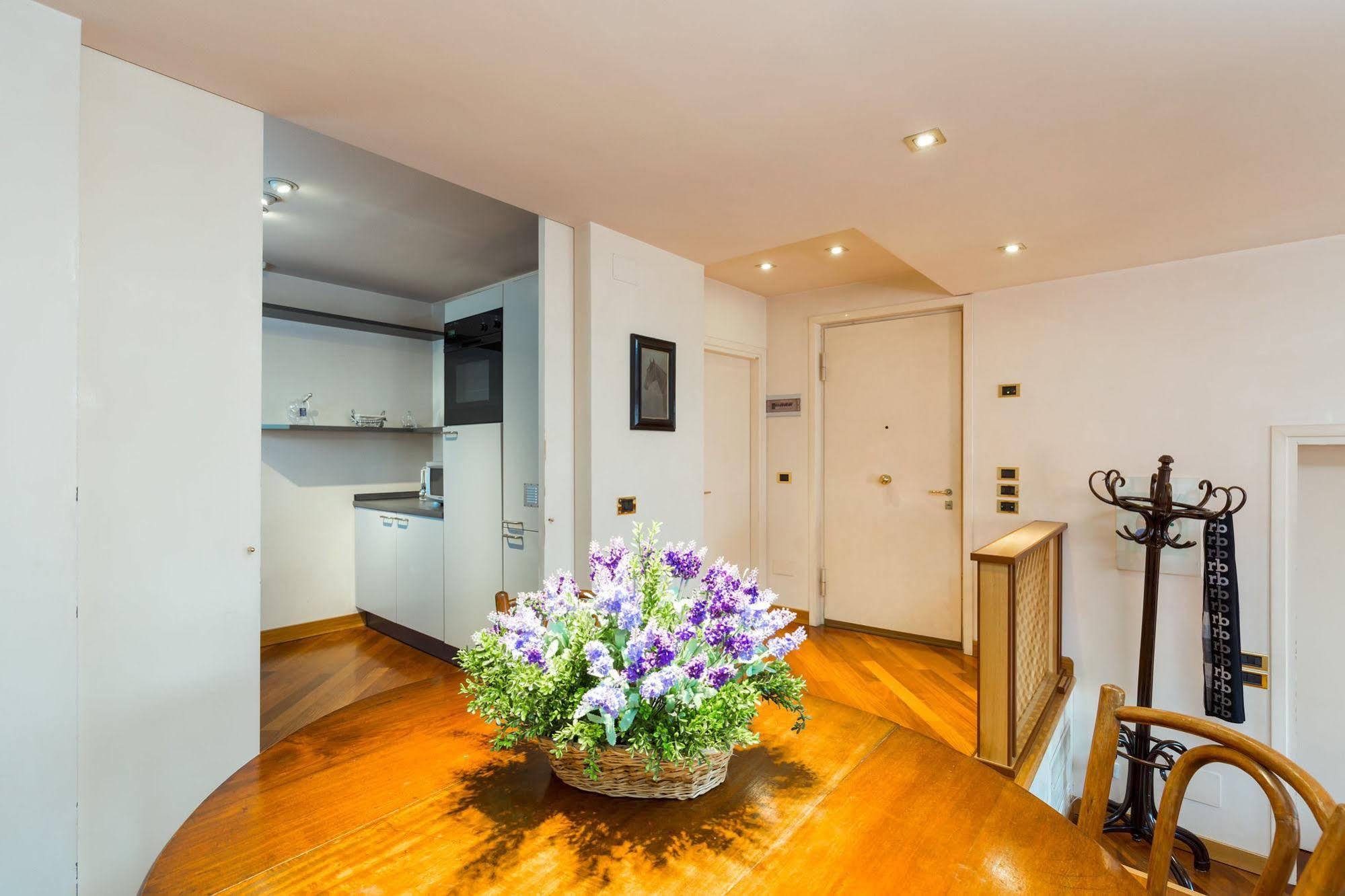 Very Central Apartment In Historical 1600 Palace With Lift A Few Min Walk From San Marco Square Венеция Экстерьер фото